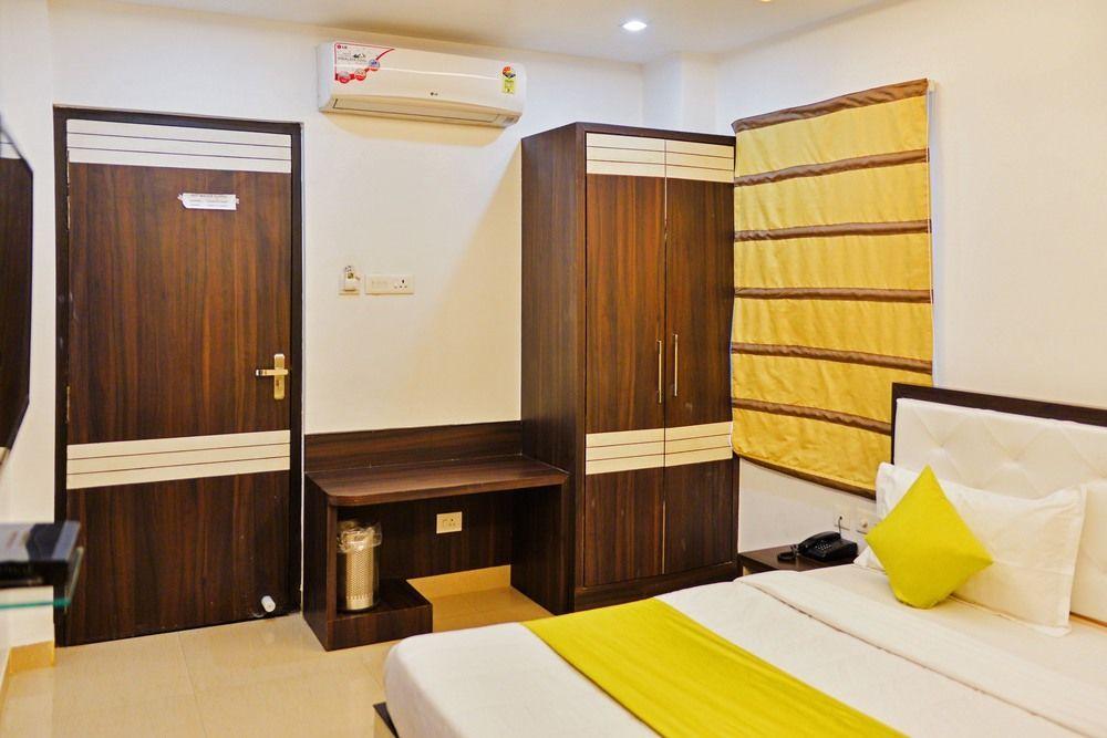 Hotel Janki International By Keymagics Varanasi Bagian luar foto