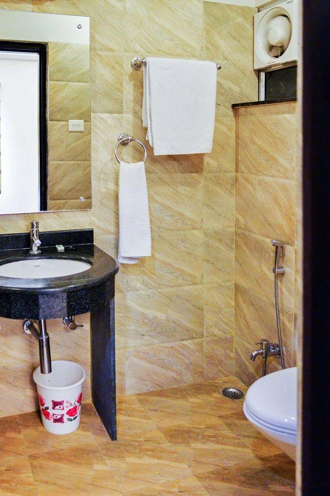 Hotel Janki International By Keymagics Varanasi Bagian luar foto