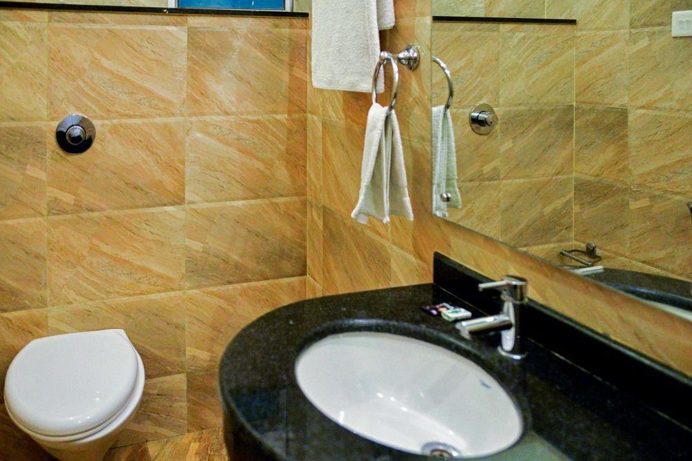 Hotel Janki International By Keymagics Varanasi Bagian luar foto