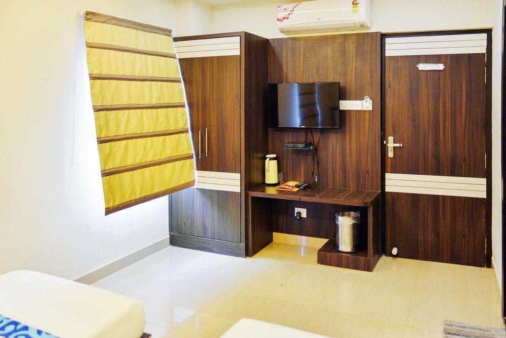 Hotel Janki International By Keymagics Varanasi Bagian luar foto