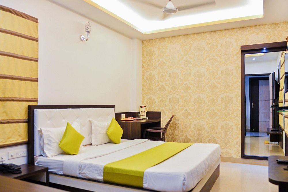 Hotel Janki International By Keymagics Varanasi Bagian luar foto