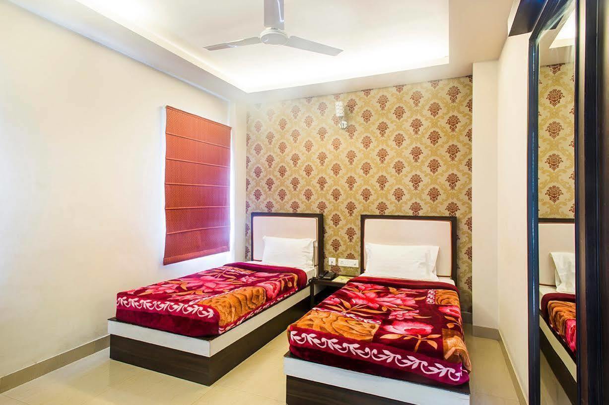 Hotel Janki International By Keymagics Varanasi Bagian luar foto