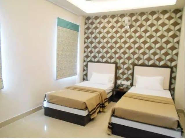 Hotel Janki International By Keymagics Varanasi Bagian luar foto
