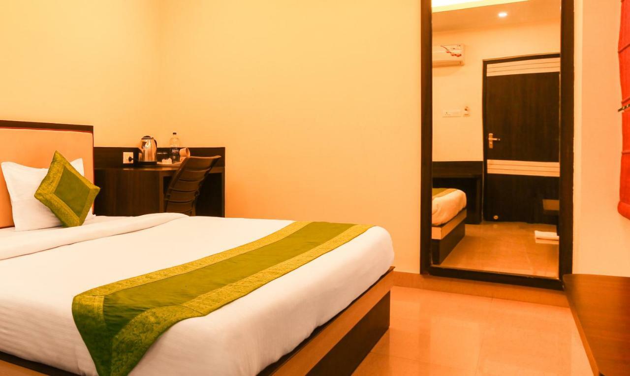 Hotel Janki International By Keymagics Varanasi Bagian luar foto