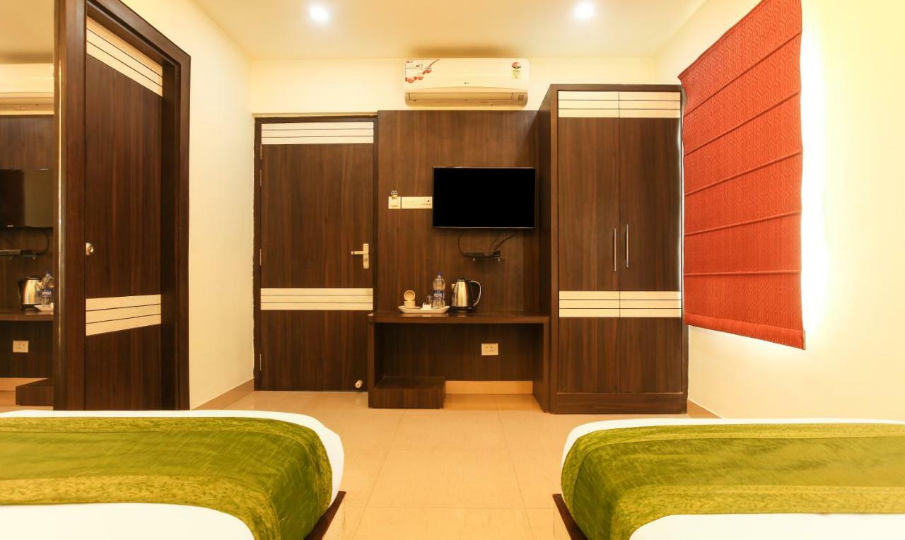 Hotel Janki International By Keymagics Varanasi Bagian luar foto