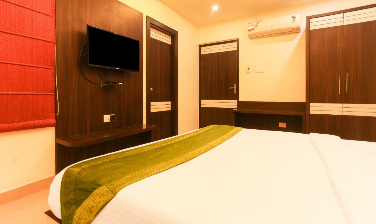 Hotel Janki International By Keymagics Varanasi Bagian luar foto