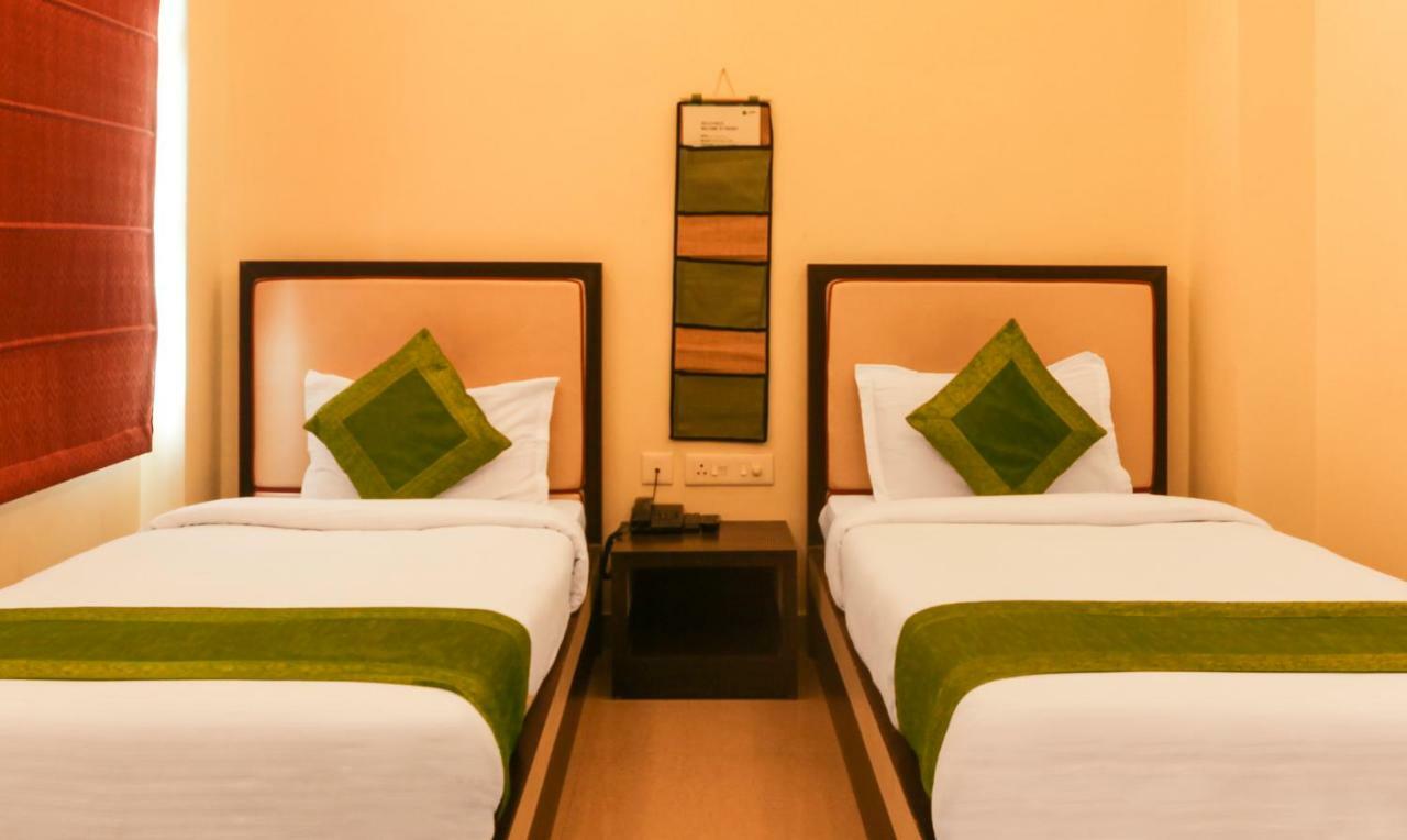 Hotel Janki International By Keymagics Varanasi Bagian luar foto