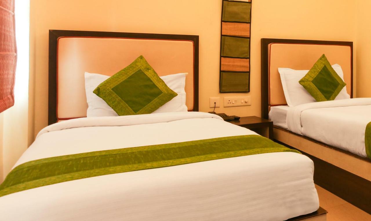 Hotel Janki International By Keymagics Varanasi Bagian luar foto