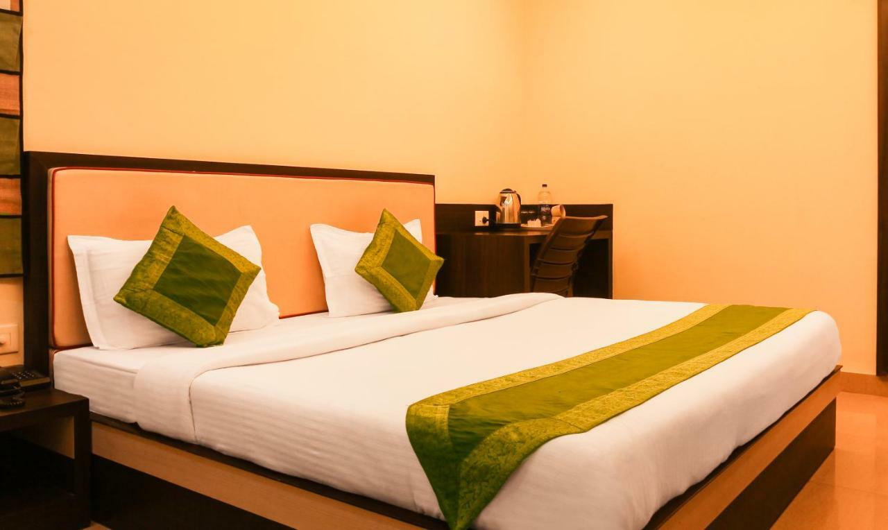 Hotel Janki International By Keymagics Varanasi Bagian luar foto