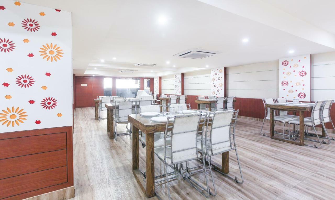 Hotel Janki International By Keymagics Varanasi Bagian luar foto